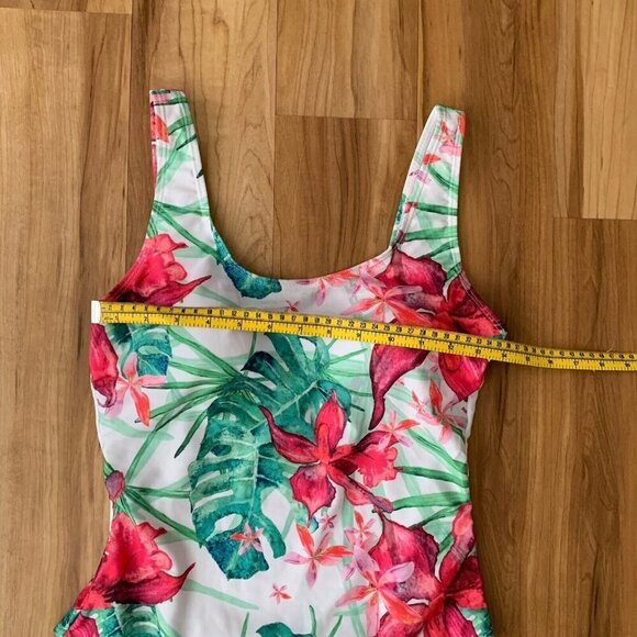 Nicole Miller One Piece Medium Swimsuit With Scoop Back Floral Lagoon NWT - Picture 2 of 10